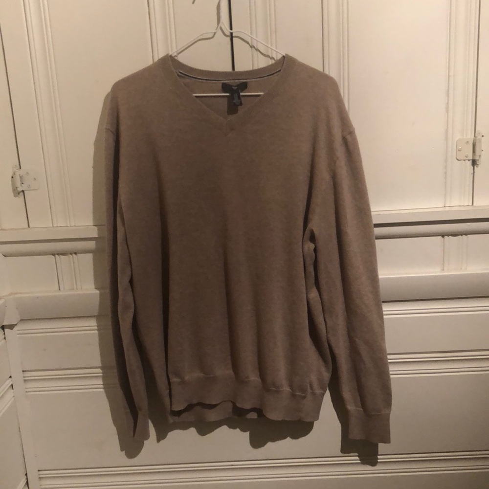 V neck gap sweater